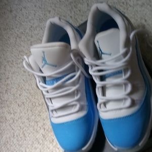 Kids unisex Jordon sneakers